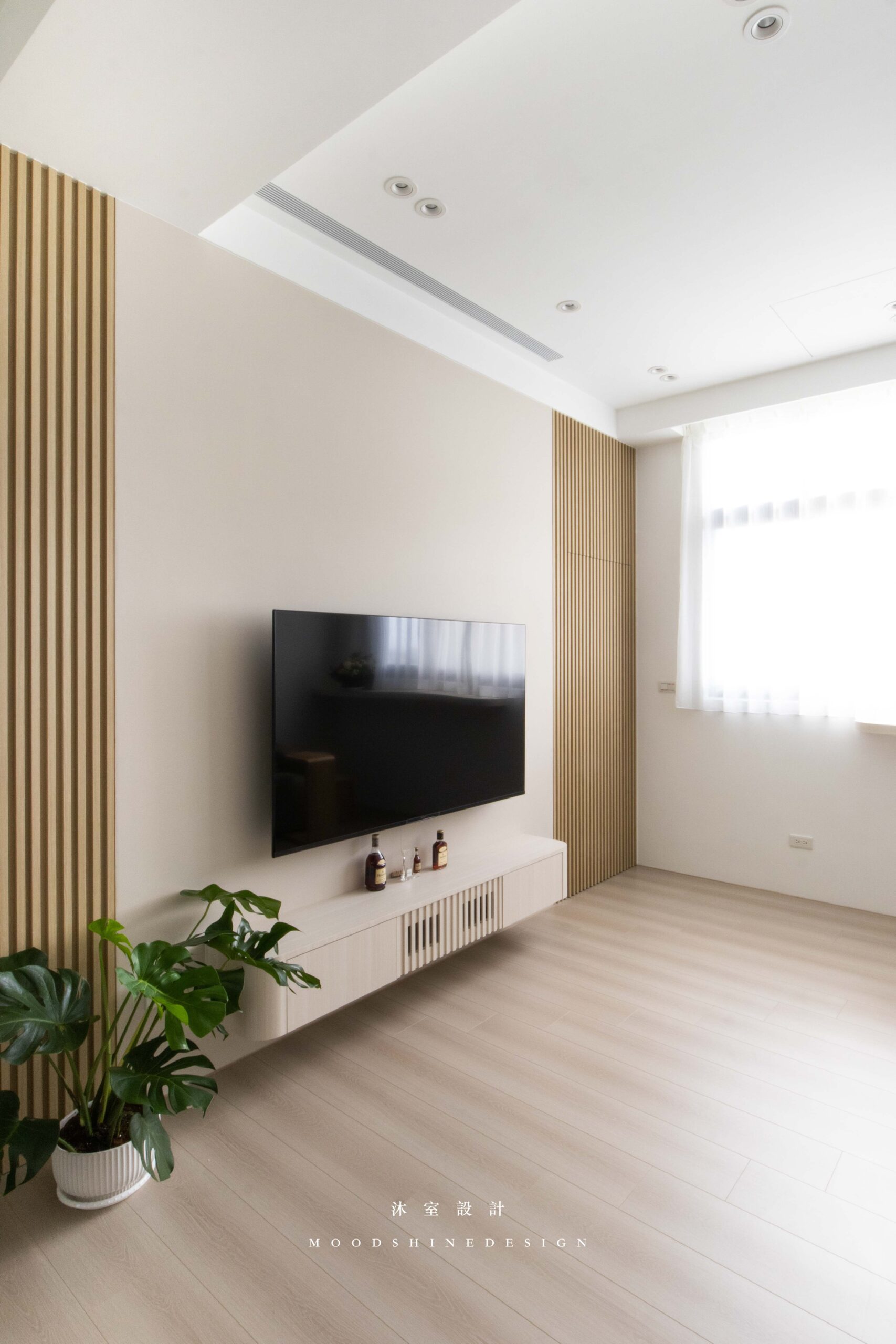 電視牆隱藏門設計
